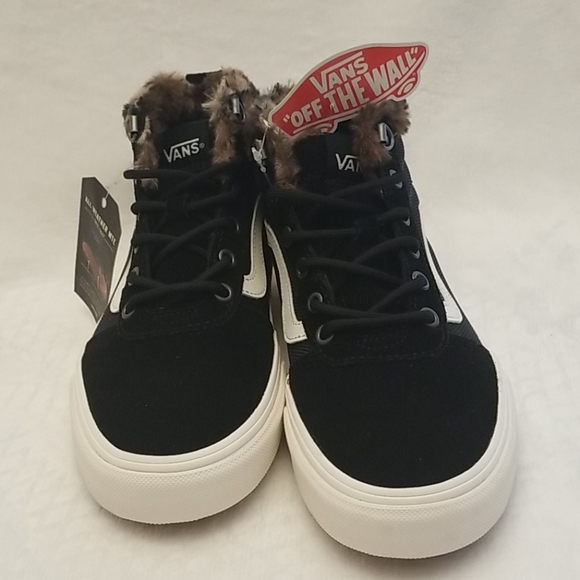 Sk8-Hi Faux Fur Lined Platform Vans - Picture 5 of 8